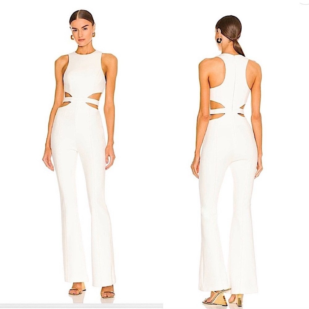 Chic White Sleeveless Jumpsuit